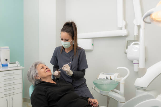 Best Emergency Tooth Extraction in Clute, TX
